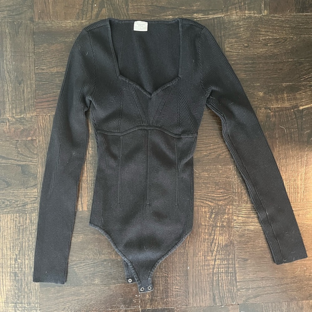 Abercrombie Sweetheart Neckline Sweater Bodysuit